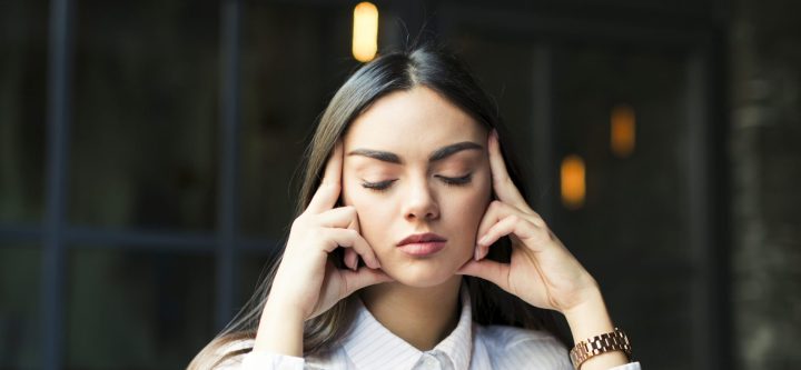 tired-businesswoman-cafe